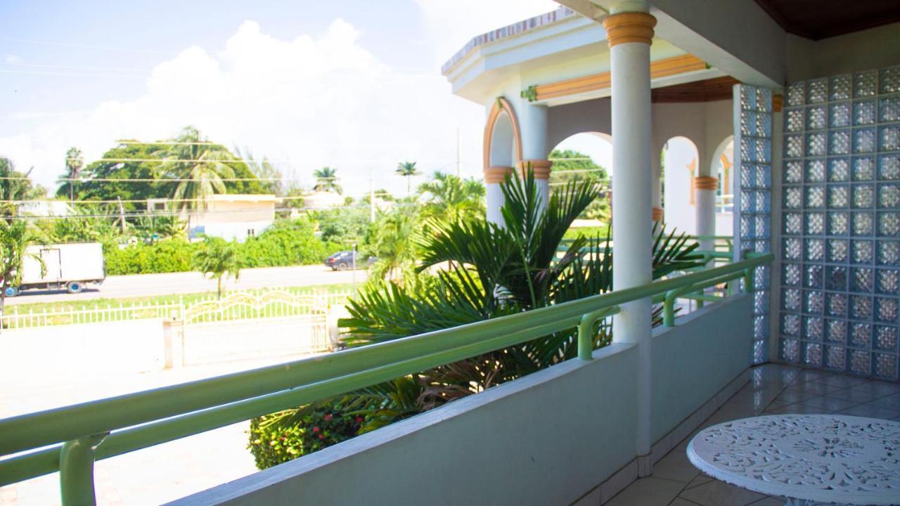Holidays At Holiday Heaven Runaway Bay Exterior foto